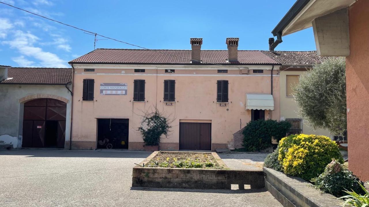 Agriturismo Corte Manzoglio Gazzuolo エクステリア 写真